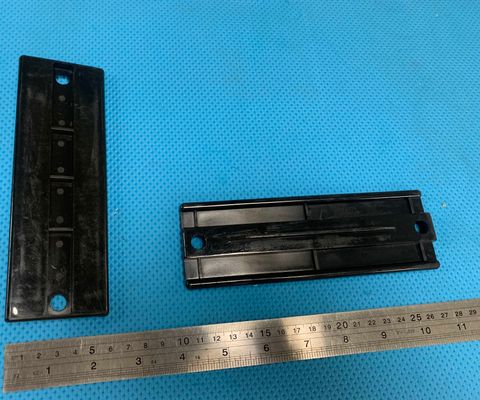  Пластиковая направляющая поручня эскалатора  SIGMA / Xizi OTIS XAA385X, 170*57мм, расстояние между отверстиями 150мм